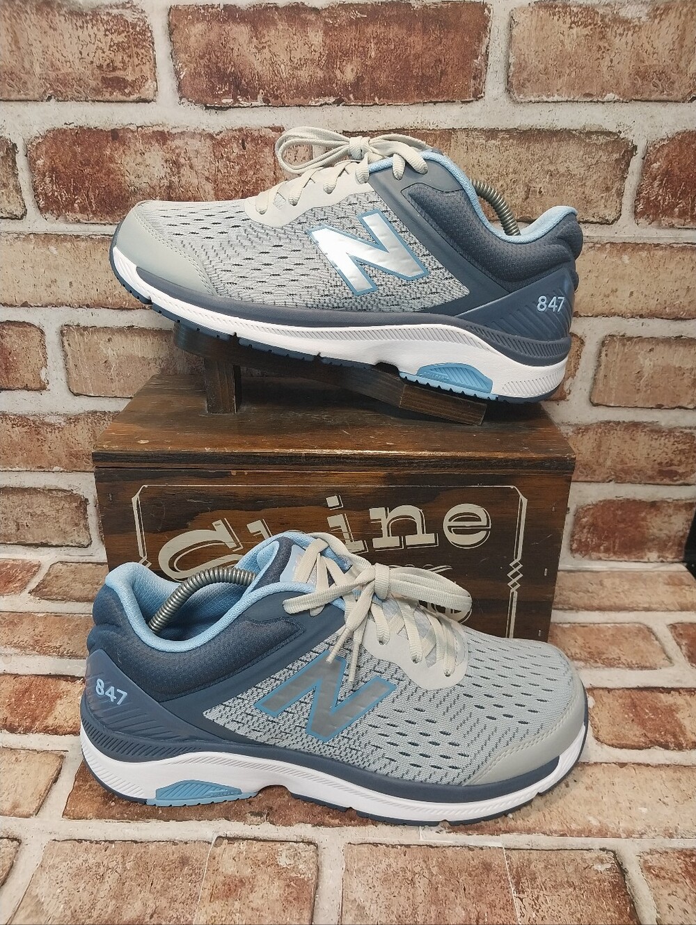 Pre-owned 2022 New Balance 847 V4